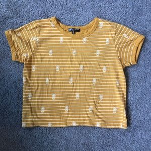 SALE! 3/15$ EUC Dreamcatcher Crop Top